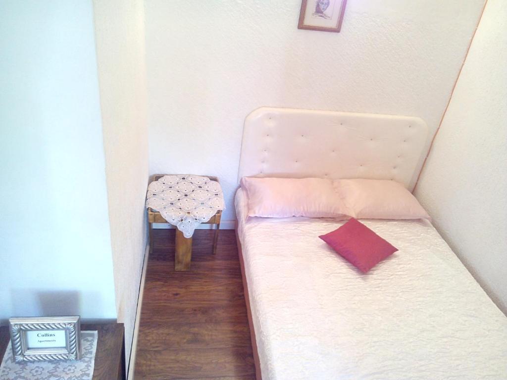 Collins Apartments Pula Cameră foto